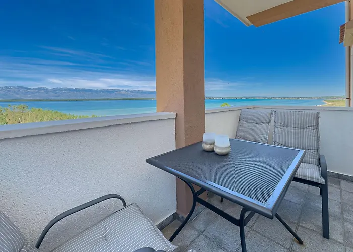 Angelika דירה נין