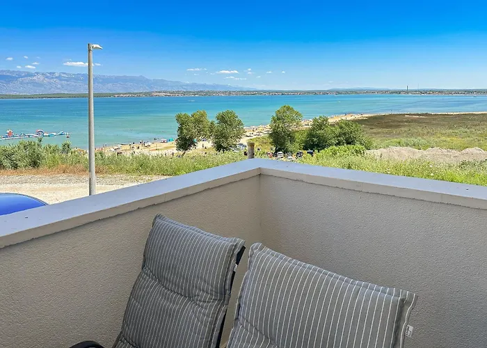 Angelika דירה נין