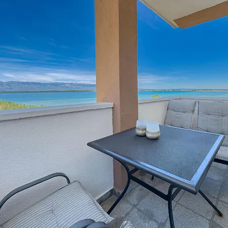 Angelika Lejlighed Nin