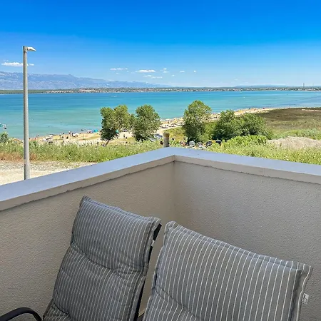 Angelika Lejlighed Nin